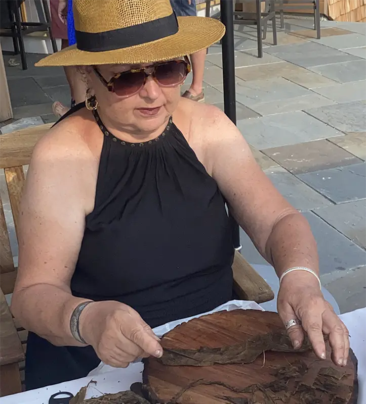 Cigar Roller Demonstration